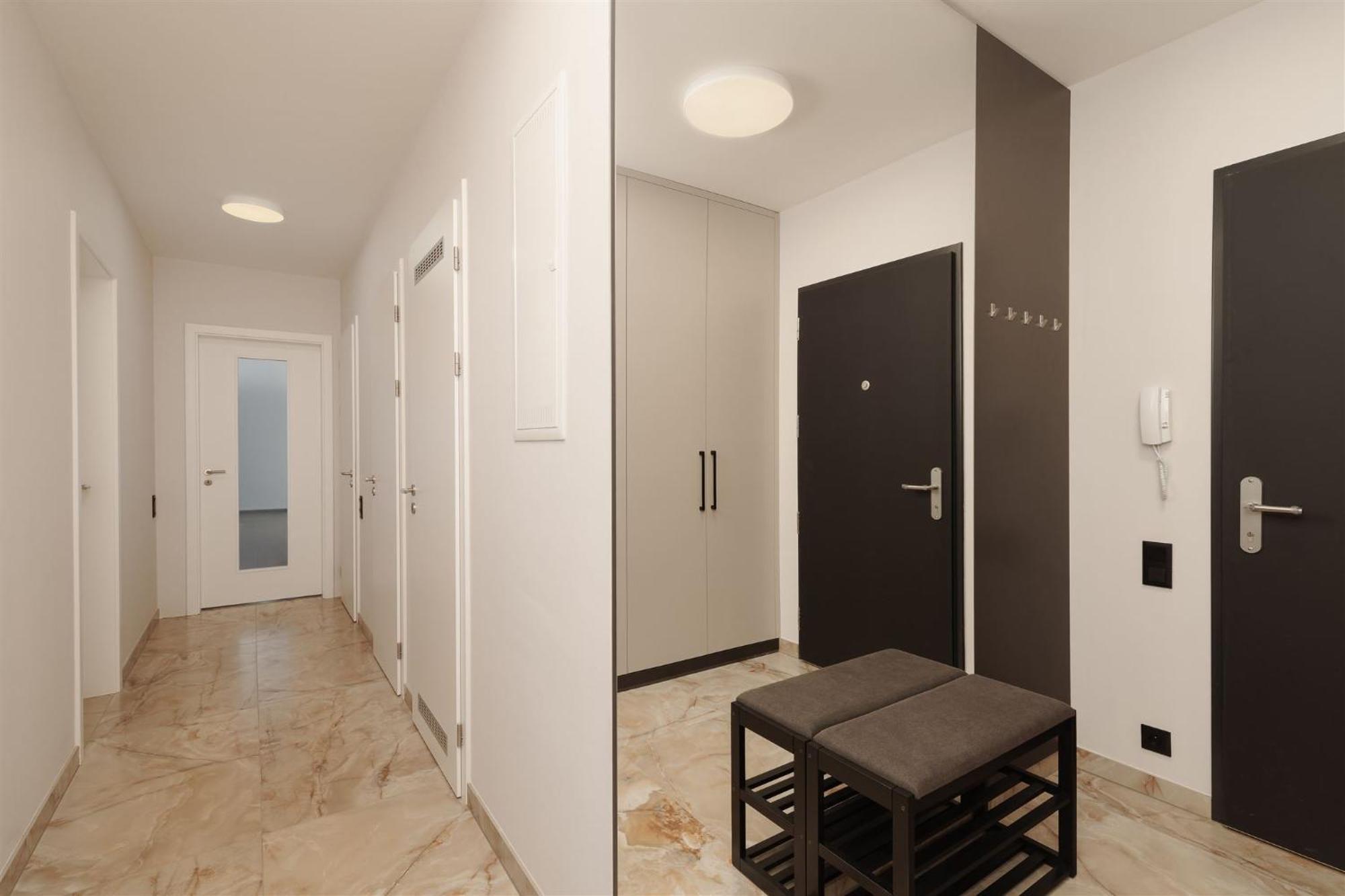 Luxury Sunny Home - Garage Parking, Metro, Balcony, Ps5 With Games Praga Exterior foto